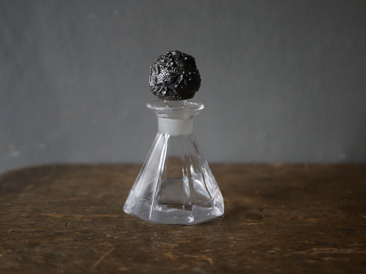 パフュームボトル 香水瓶 フランスブロカント アンティークのある