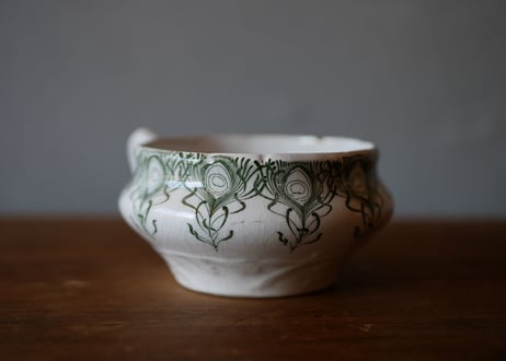 B. tea cup Creil et Montereau