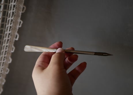 シンプルなマザーオブパール　カリグラフィー　ペン　フランスアンティーク　ブロカントのある暮らし