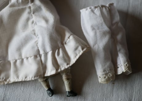 Robe BLANCHE  bisque doll