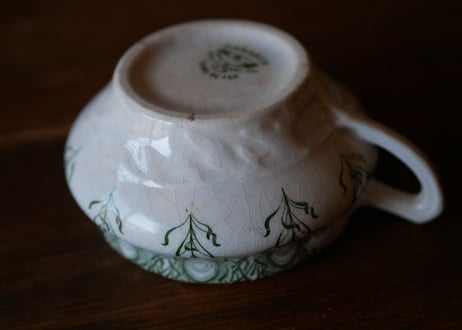 B. tea cup Creil et Montereau