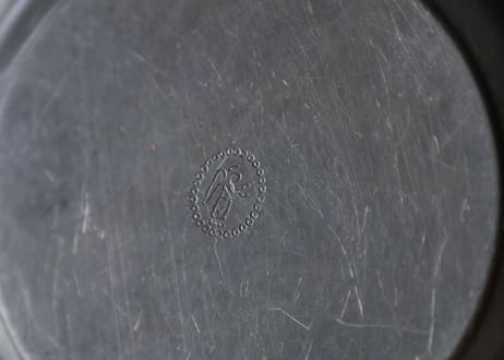 ピューター製　アルファベット　”Ｌ ”  灰皿　フランスアンティーク　ブロカントのある暮らし