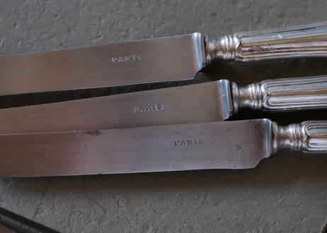 PARIS , knife