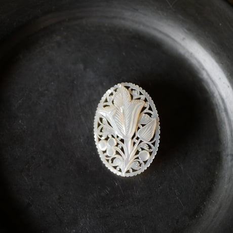 Mother of pearl brooch 【白蝶貝】