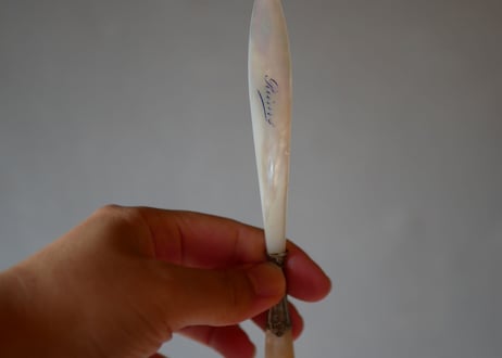 Mother of pearl, Knife