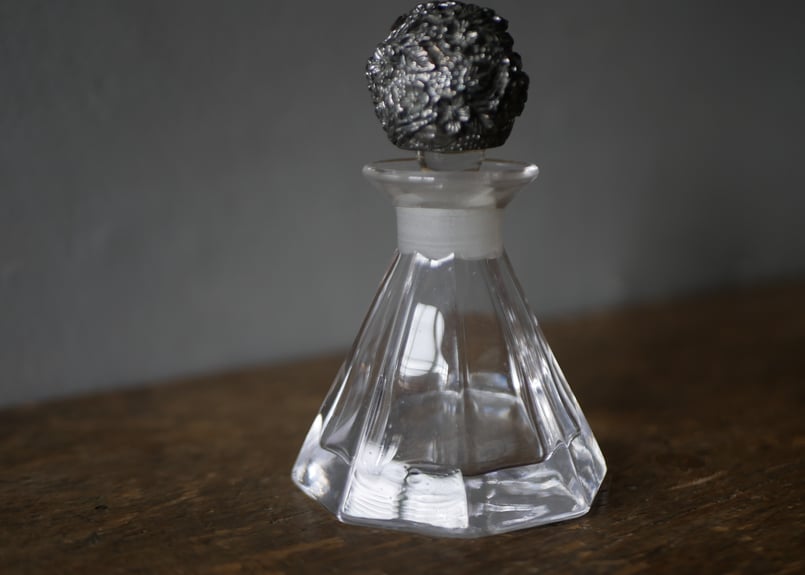 パフュームボトル 香水瓶 フランスブロカント アンティークのある