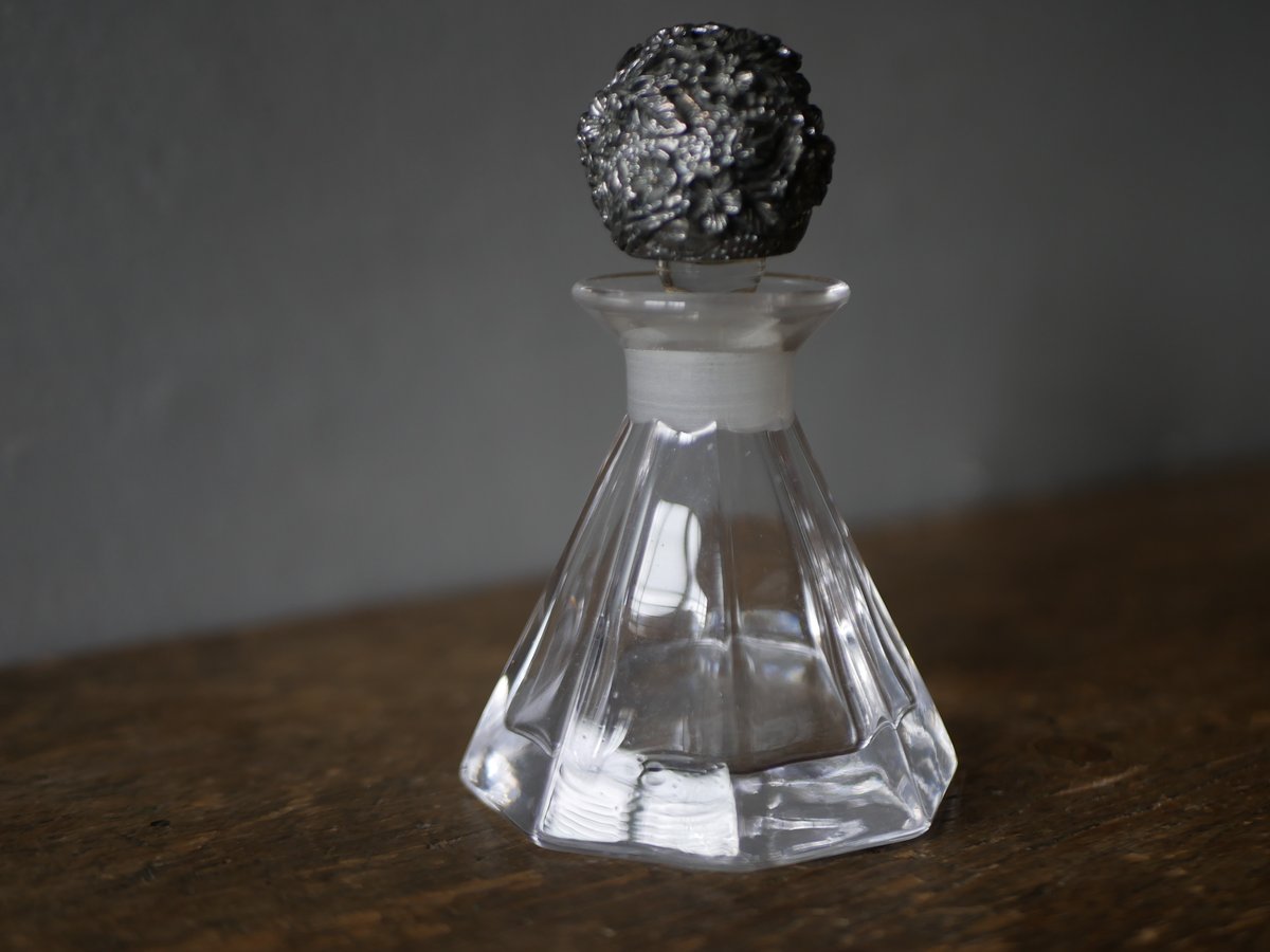 パフュームボトル 香水瓶 フランスブロカント アンティークのある