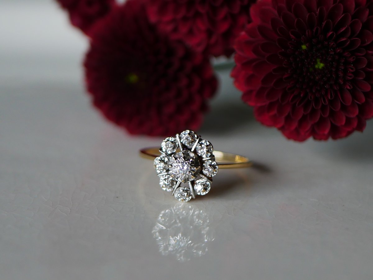 遺品整理　美品　指輪　アンティークヴィンテージ　ダイヤモンド　フラワー リング 遺品整理 断捨離 アンティーク ヴィンテージ 指輪 色石 金色