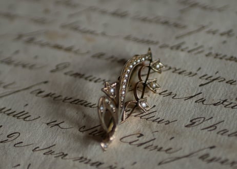 Muguet, K9  brooch