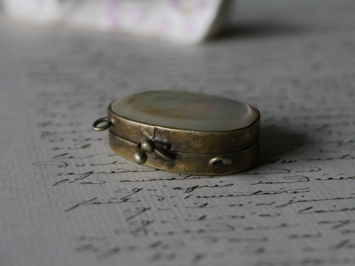 白蝶貝 マザーオブパール 小さなケース フランスアンティーク