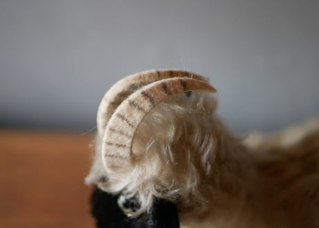 シュタイフ　アンティーク　ヤギ　Steiff　”Mountain Sheep Snucki”