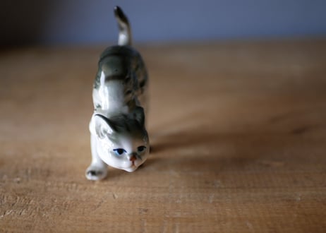 ダークグリーン　陶器の猫　フランスヴィンテージ　ブロカント