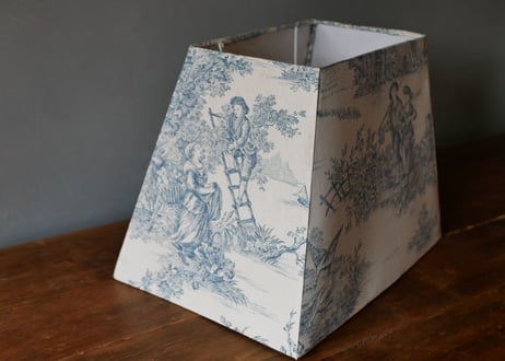 Toile de jouy, Lampshade