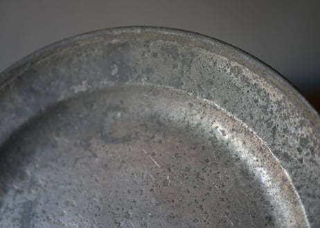B pewter plate