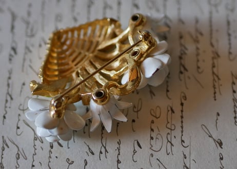 Crown Trifari, flower brooch