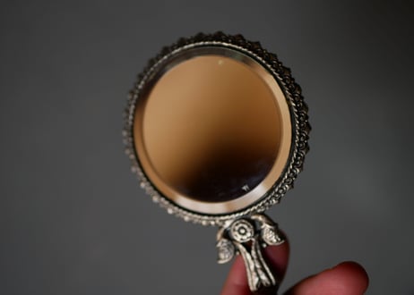 Hand mirror of Morpho
