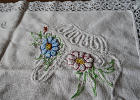 フランスアンティーク　刺繍　パニエ　A