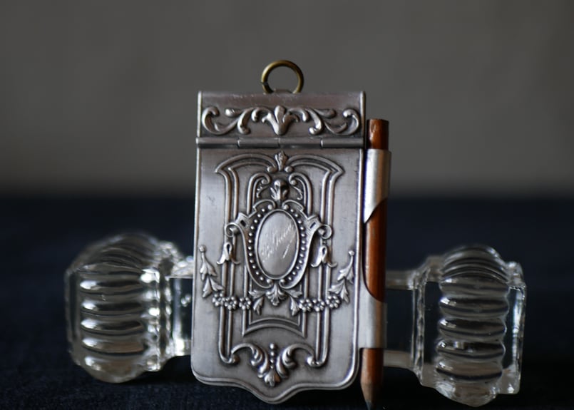 フランスアンティーク ミニチュア カルネドバル型 写真 ペンダント