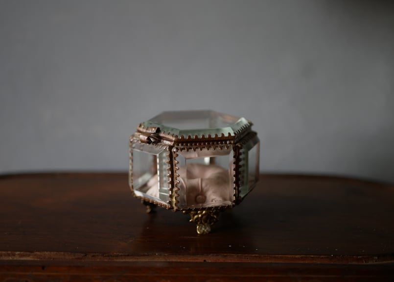 六角形 ピンク オルモルガラス ジュエリーボックス フランス