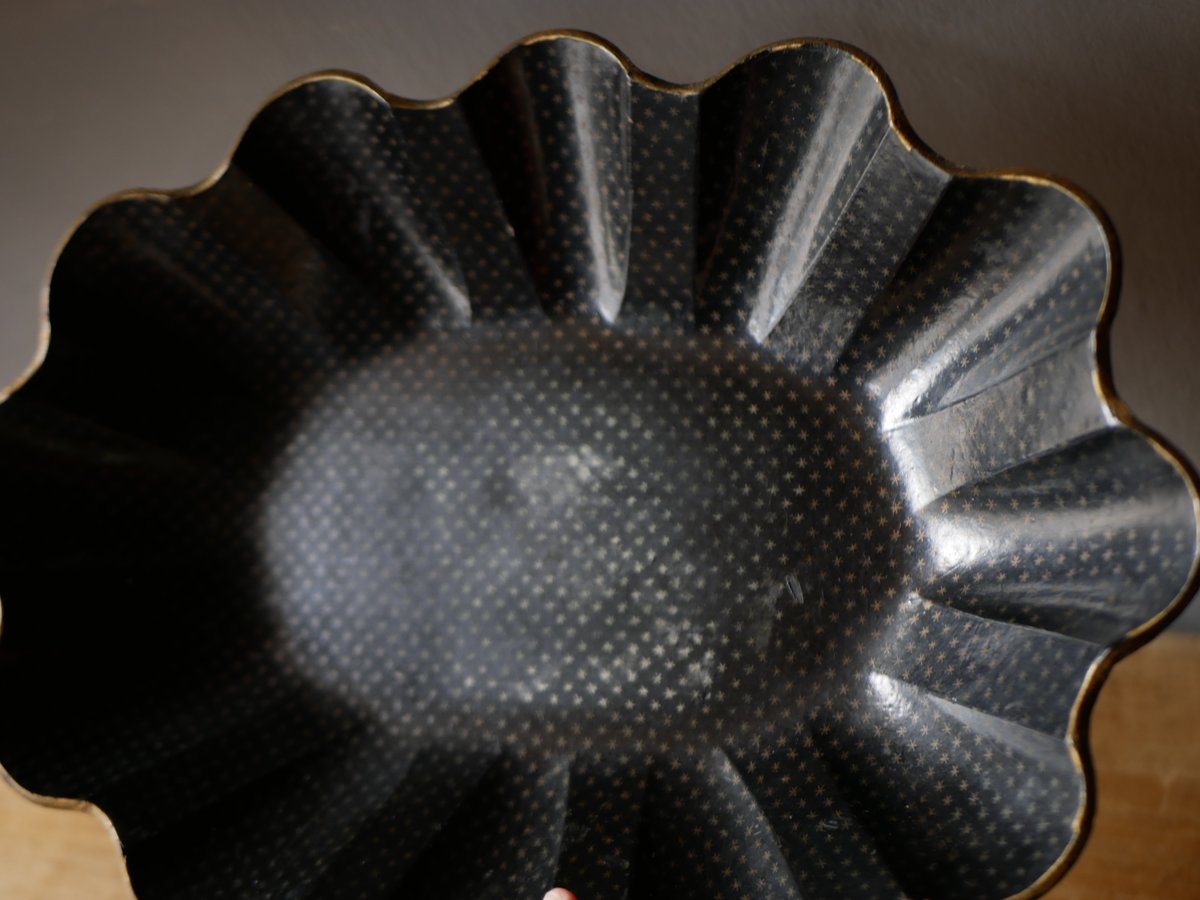 パピエマシェ 花リムの器 金彩 フランスアンティーク ブロカントのある