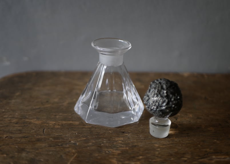 パフュームボトル 香水瓶 フランスブロカント アンティークのある