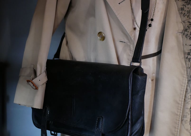 POSTES アンティーク 郵便配達員の古いレザーバッグ フランス