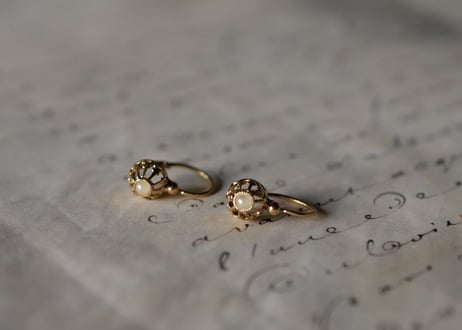 18k  Dormeuse earrings