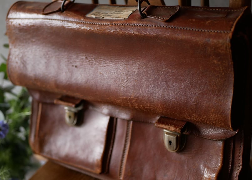 PARISの古いレザーバッグ フランスアンティーク | mamantique