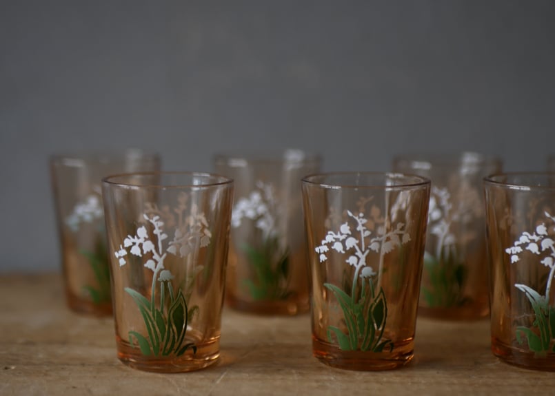 フランスアンティーク すずらん　リキュールグラス ピンクガラスの小さなリキュールグラス ミュゲ すずらん 鈴蘭