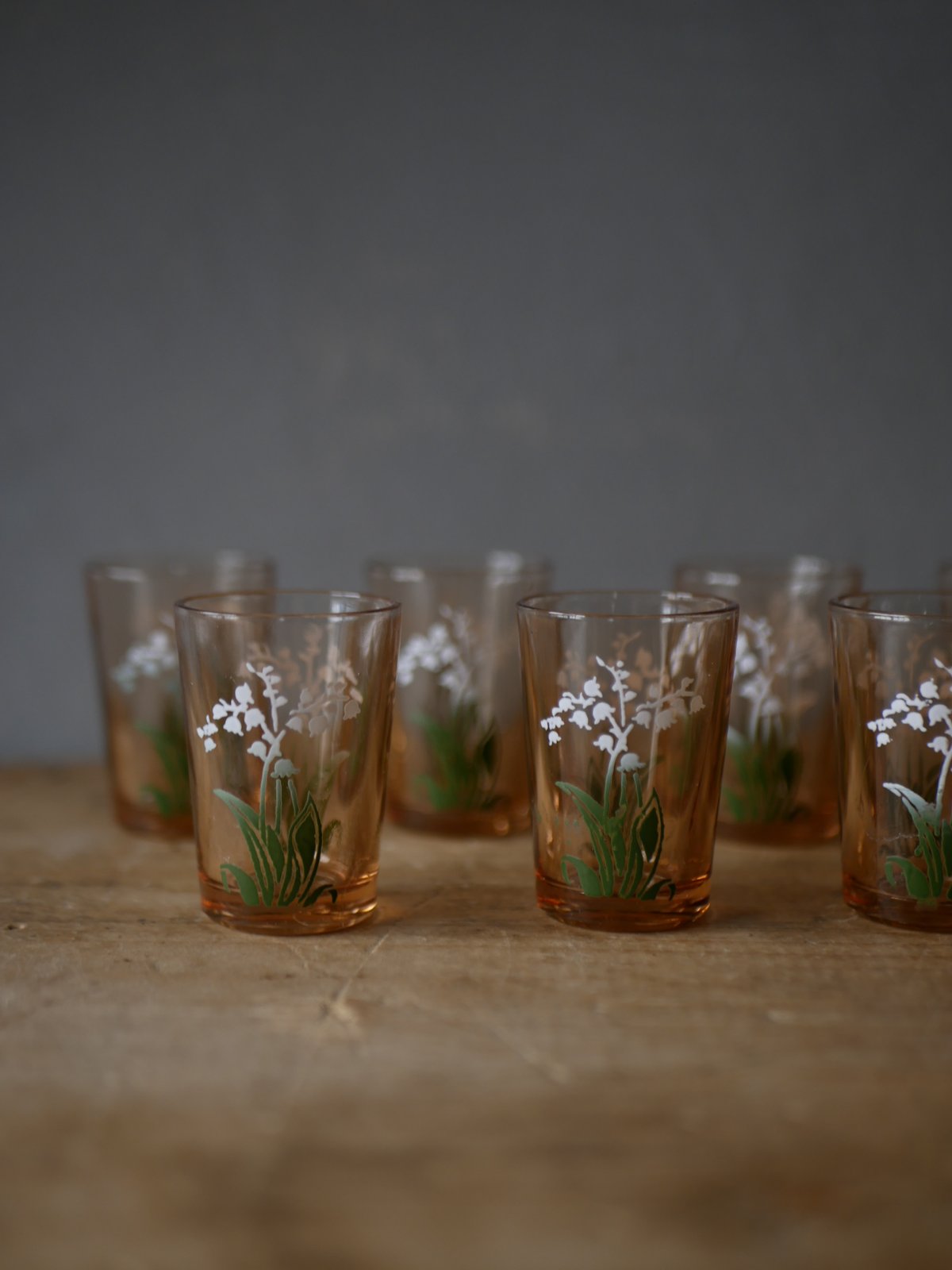 ピンクガラスの小さなリキュールグラス ミュゲ すずらん 鈴蘭 フランス