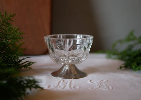 no.3 glass holder