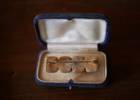 クラシカルなブローチ FRANCE antique BROCANTE vintage