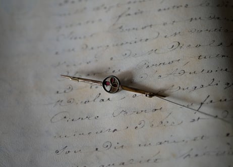 三つ葉のクローバー　ブローチ FRANCE antique BROCANTE vintage