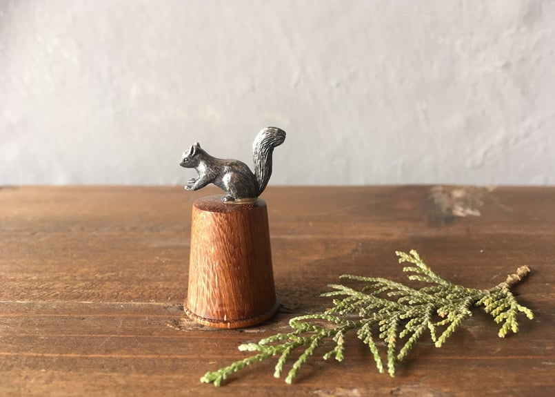 イギリス ヴィンテージ リス 指貫 | mamantique