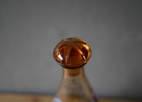 ピンクガラスのカラフェ　デキャンタ　フランスアンティーク　ブロカントのある暮らし