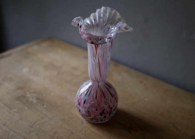 フランスアンティーク オパリンガラス クリシー フリル 花瓶 花器 一輪挿し フランスアンティーク オパリンガラス クリシー フリル 花瓶