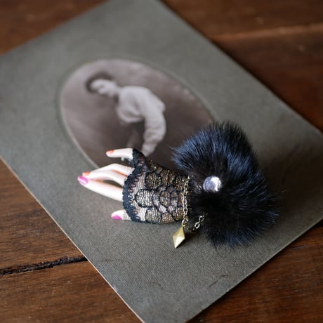 ファーブローチ | STORES