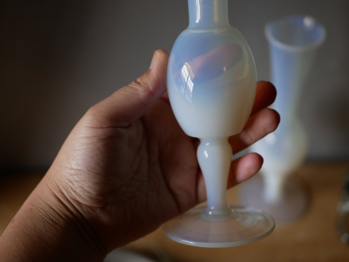 オパリンガラス BLANC フラワーベース フランスアンティーク