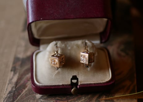 FE-05  antique 18K dormeuse shamrock earring