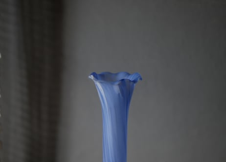 サテンガラス　アンティーク　フラワーベース　花器　花瓶　アンティークのある暮らし