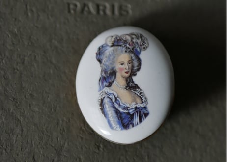 貴婦人ブローチ　フランスアンティーク　ブロカントのある暮らし