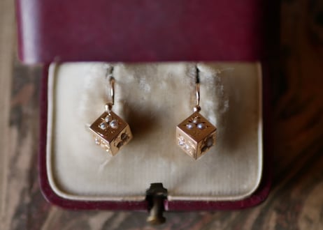 FE-05  antique 18K dormeuse shamrock earring