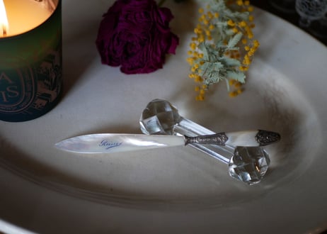 Mother of pearl, Knife