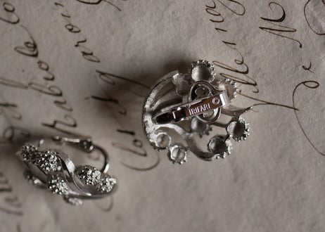 Mimosa, Trifari earring