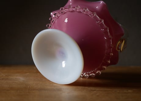 ピンクガラス　花リムのパニエ　バスケット形　ボンボニエール　アンティーク　ヴィンテージ