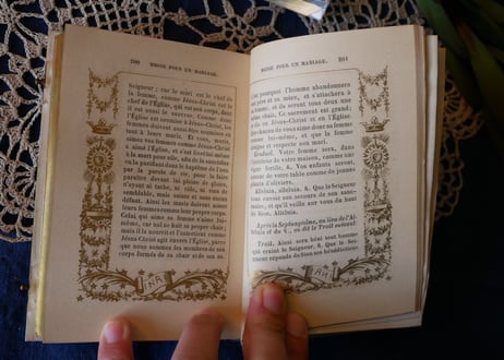 フランスアンティーク　聖書　十字架　アイボリー