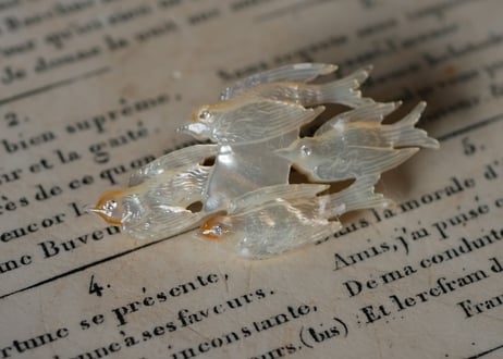 tsubame  brooch