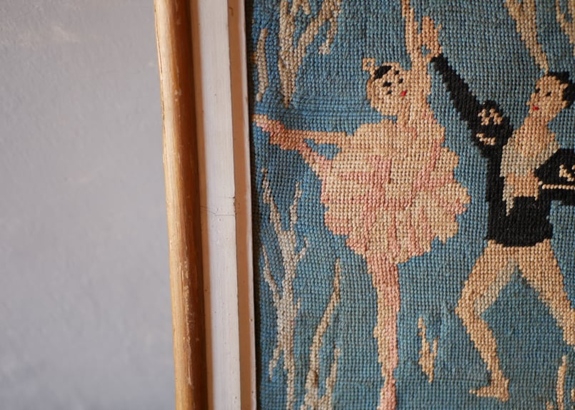 ヨーロッパ式刺繍絵タペストリー: The Little Pianist ヨーロッパ式刺繍絵タペストリー: The Little Pianist