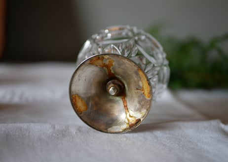 no.3 glass holder