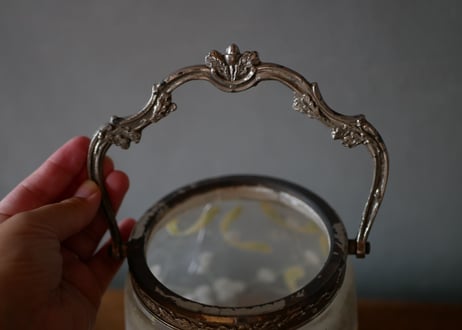 biscuit jar
